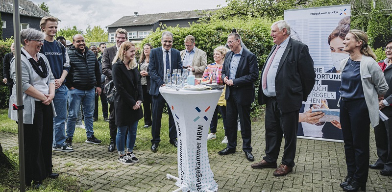 Austausch, Diskussion und Preisverleihung am Internationalen Tag der Pflegenden